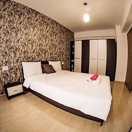 Apartment Gabriela'S Home Oradea Exterior photo