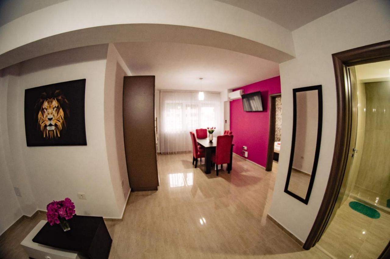 Apartment Gabriela'S Home Oradea Exterior photo