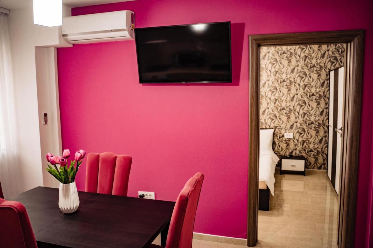 Apartment Gabriela'S Home Oradea Exterior photo