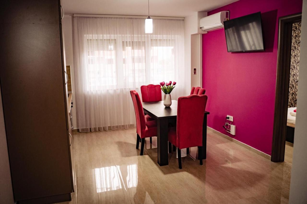 Apartment Gabriela'S Home Oradea Exterior photo